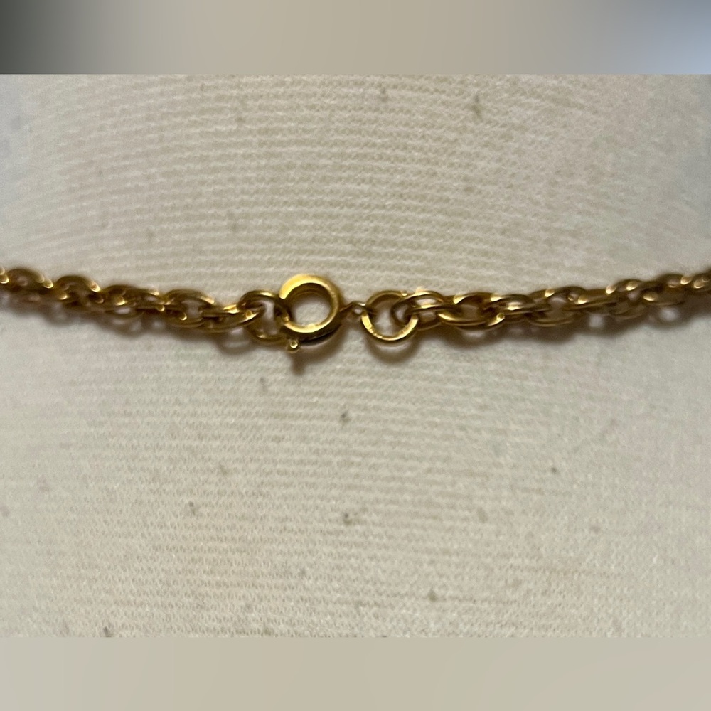 Gold toned Statement Necklace || Costume Jewelry - Picture 5 of 5